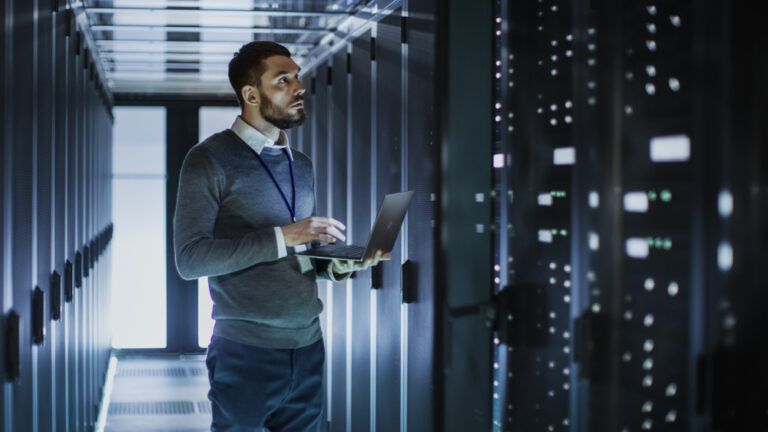 Top IT Manager Qualifications | Online Information Technology Course