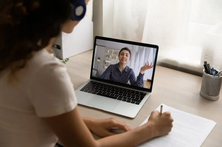 Online Education Advantages And Disadvantages: Is E-Learning Here To Stay? | Business Management |Emeritus India