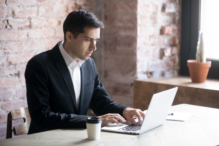 Distance Learning vs Online Learning | Online Upskilling Course