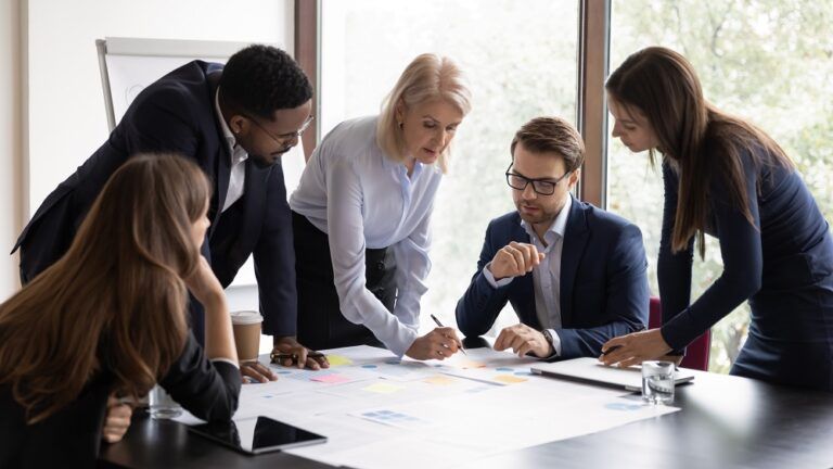 Who is a Leader? Salary, Skills & Career | Cybersecurity |Emeritus India