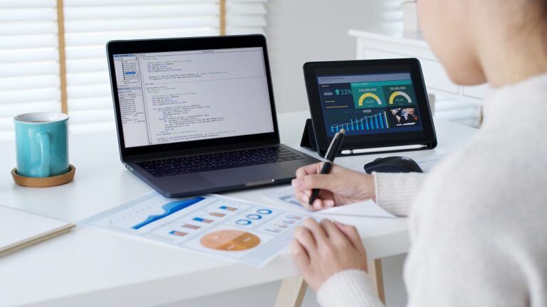 Who is an Operations Manager, Salary, Skills & Career | Online Project Management Course