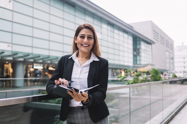 Who is a Product Manager? Salary, Skills & Career | Business Management |Emeritus India