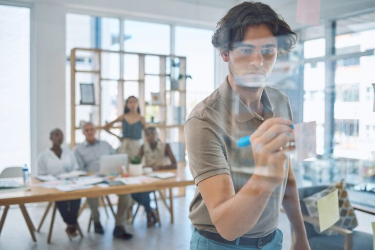 How Does Product Management Work in B2B vs B2C? Find All Your Answers Here! | Business Management |Emeritus India