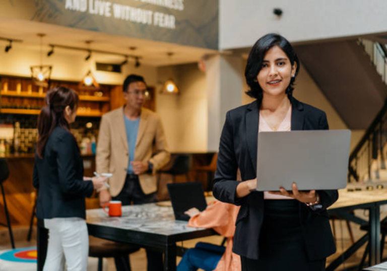 HR Manager: How Does this Role Drive Effective Leadership in Companies? | Cybersecurity |Emeritus India