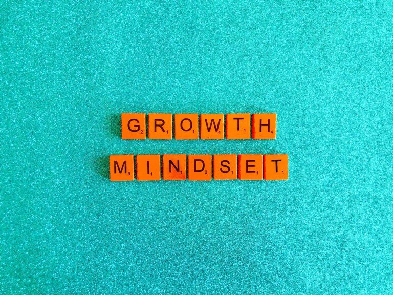 The Ultimate Guide for Developing a Growth Mindset: 6 Tips for Success | Online Upskilling Course
