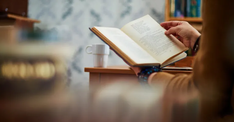 Learn the Key Traits of Strong Leaders With These 5 Leadership Books | Online Leadership Course