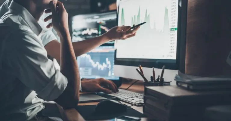 What is a Database? A Comprehensive Guide to Various Types of Databases | Leadership |Emeritus India