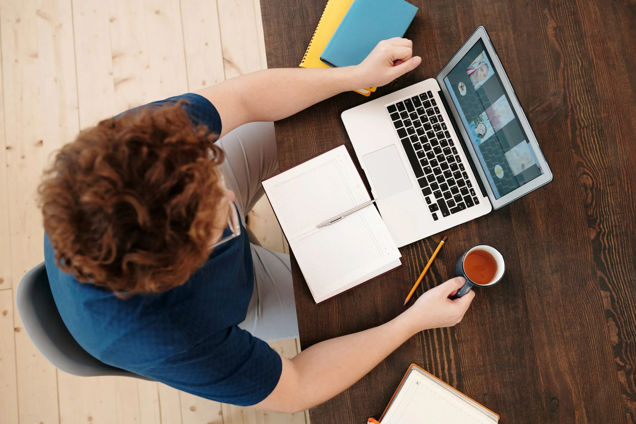 Communicating during e-learning