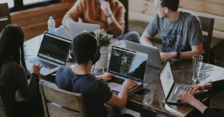 Business Intelligence vs. Business Analytics: How to Distinguish Easily | Learning with Emeritus |Emeritus 
