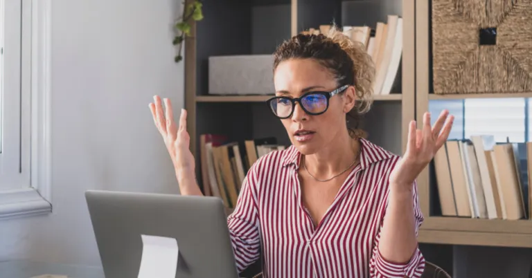 10 Signs of a Toxic Work Environment and How to Spot Them Quickly | Online Career Course