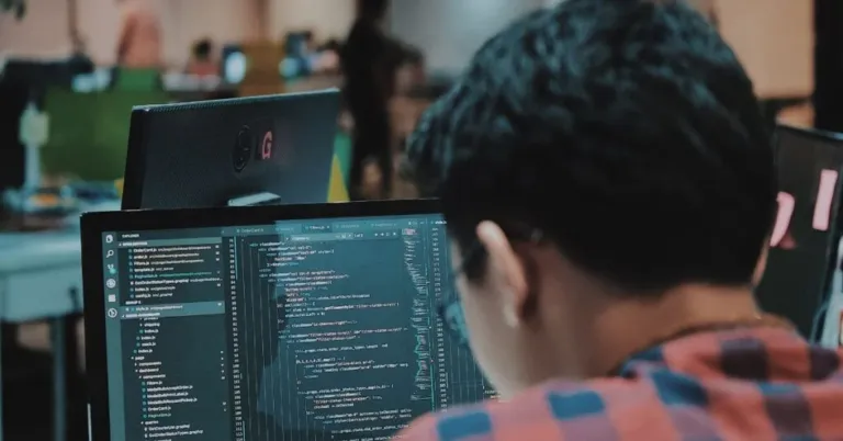 A Step-by-Step Guide on How to Become a Successful Programmer | Learning with Emeritus |Emeritus 