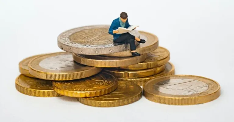 The 12 Best Books on Investing: Developing an Investor’s Mindset | Learning with Emeritus |Emeritus 