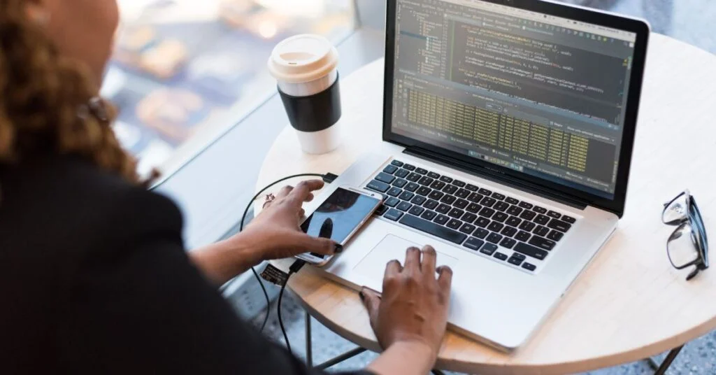 What is SQL? What are its Applications and Benefits? | data analyst Data Engineering | Emeritus What is SQL? What are its Applications and Benefits? | Data Science and Analytics | Emeritus