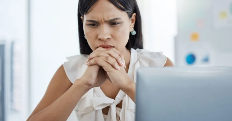 5 Top Career Mistakes That Can Slow Down Professional Growth | Learning with Emeritus |Emeritus 