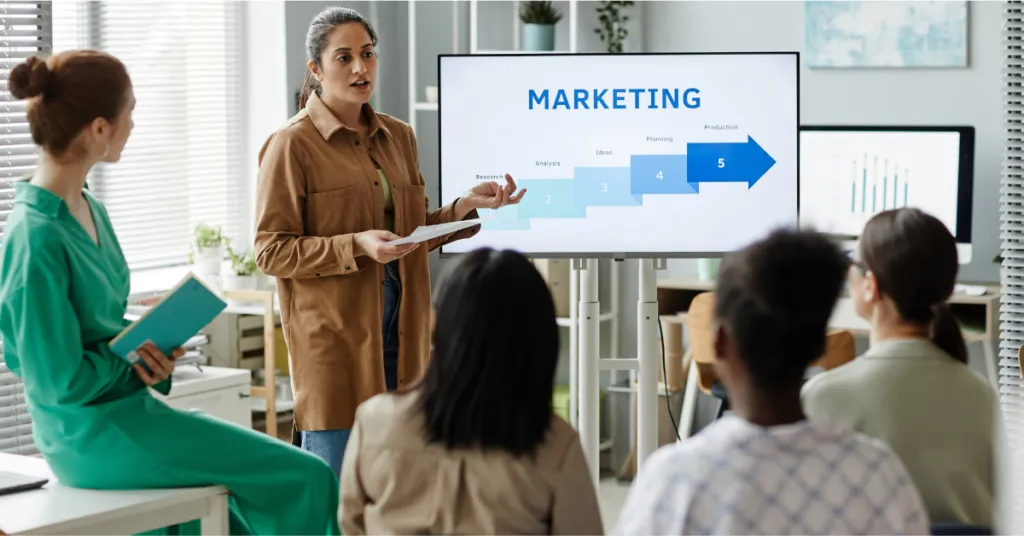 Omnichannel vs. Multichannel: Which Marketing Approach is Better? | Sales and Marketing | Emeritus