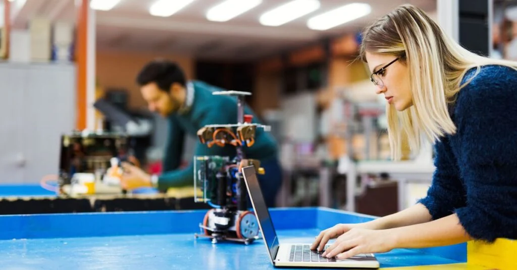 Top 3 Tips to Increase a Robotics Engineer’s Salary | Artificial Intelligence machine learning | Emeritus Top 3 Tips to Increase a Robotics Engineer’s Salary | AI and ML | Emeritus