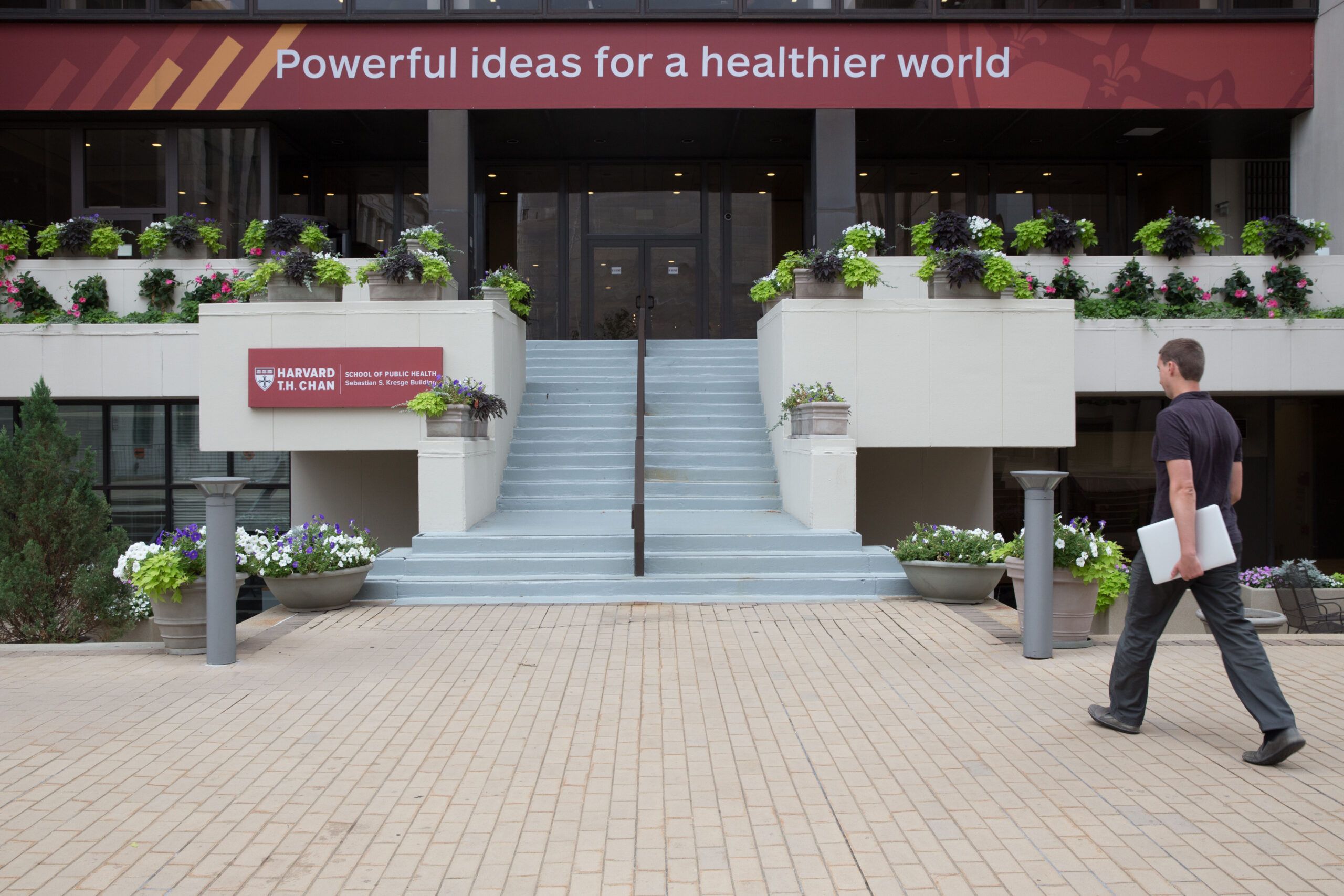 Harvard Chan’s public health leadership training program aids you to hone your medical leadership skills