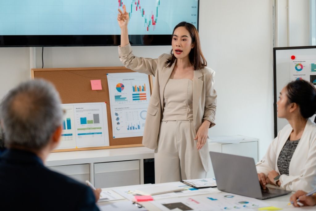 Drive Customer-Centric Growth and Gain C-Suite Success With the Wharton CRO Program | Business Management | Emeritus