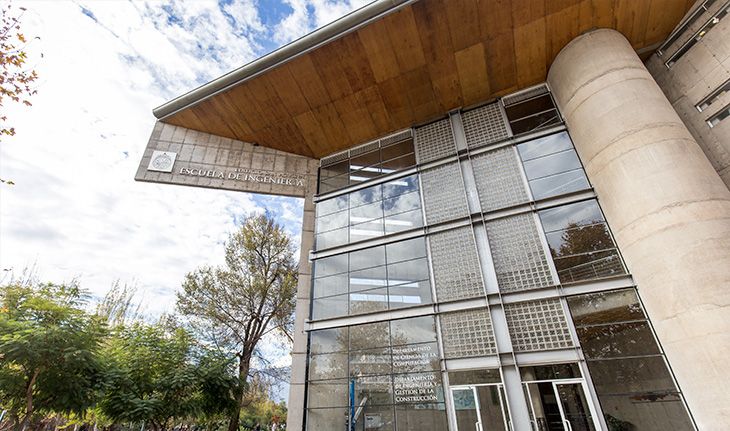Pontificia Universidad Católica de Chile: Líder en Educación Empresarial | Online Emprendimiento Course