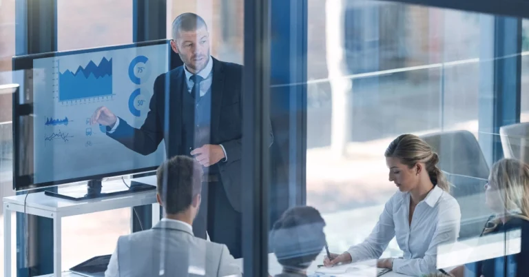 ¿Qué hace un CFO? Funciones clave del director financiero | Online Finanzas Course